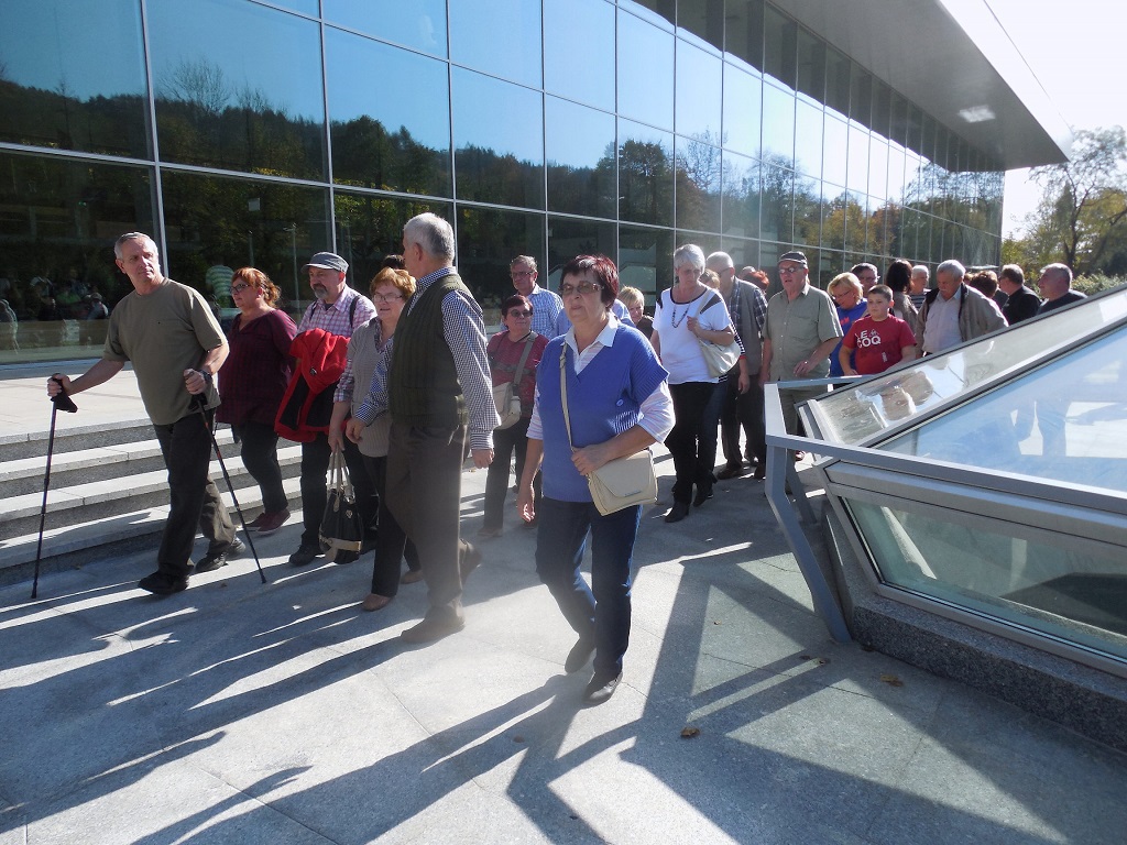         Krynica - spacer obok Pijalni Głównej